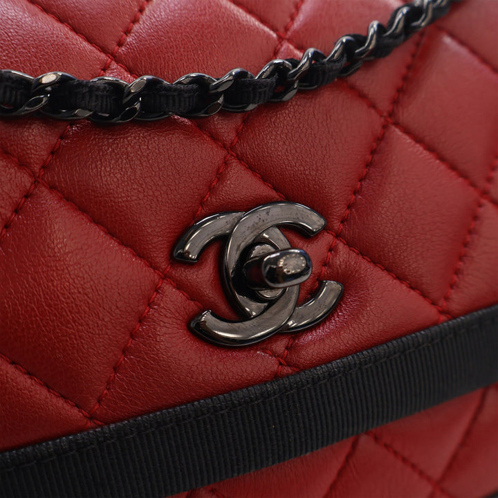 Chanel CC Bicolore Matelassé Grosgrain Rabat simple Moyen Cuir d'agneau