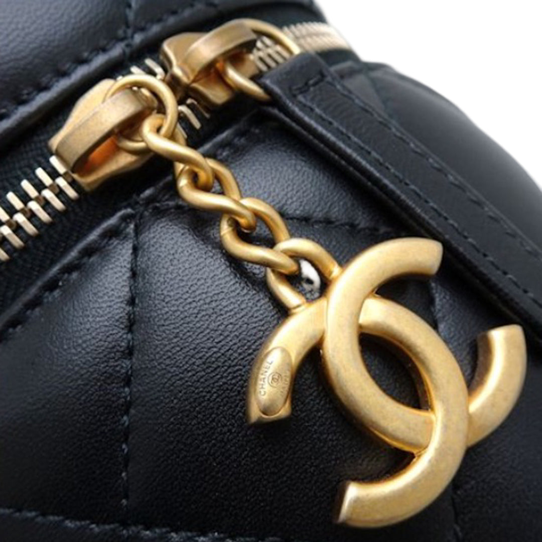 Chanel Matelassé Side Note Vanity Petit Cuir d'agneau
