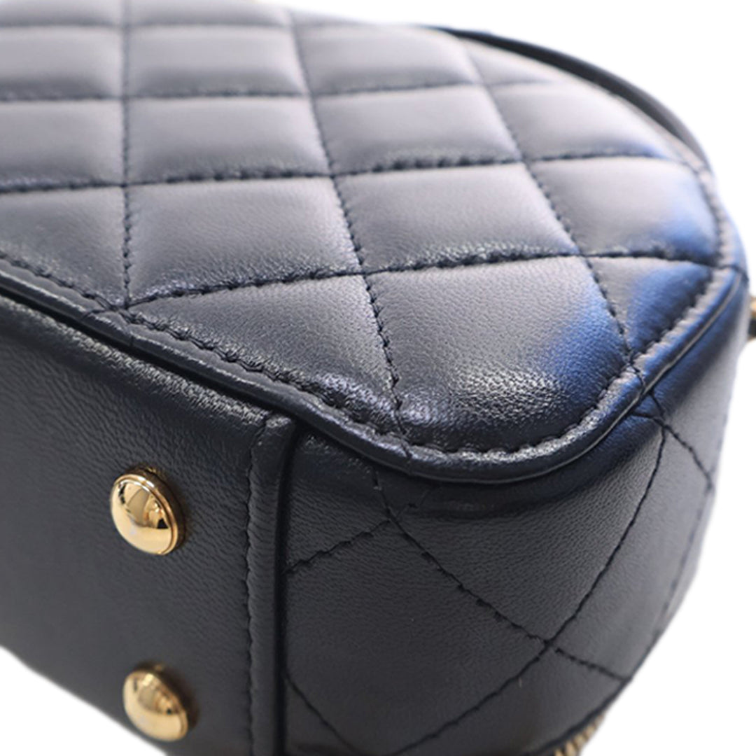 Chanel Vanity Matelassé Chic Riviera Petit Cuir d'agneau Noir – vue 10 – GABY PARIS