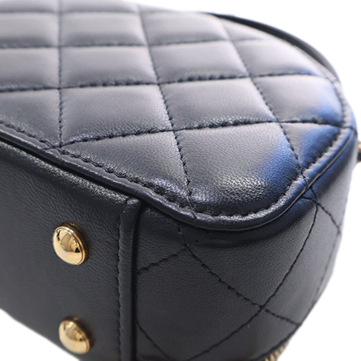 Chanel Vanity Matelassé Chic Riviera Petit Cuir d'agneau Noir – vue 10 – GABY PARIS
