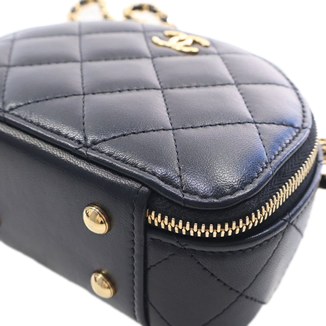 Chanel Vanity Matelassé Chic Riviera Petit Cuir d'agneau Noir – vue 12 – GABY PARIS