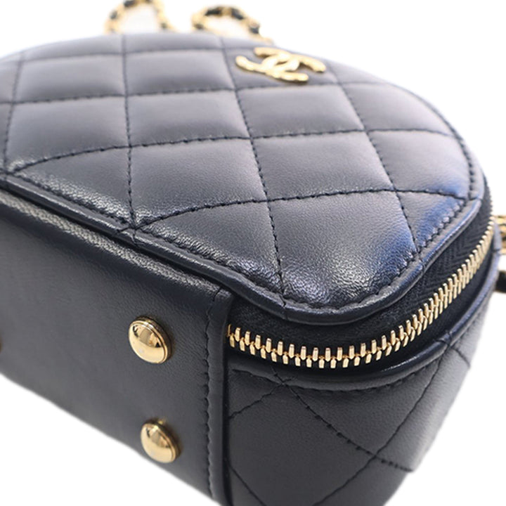 Chanel Vanity Matelassé Chic Riviera Petit Cuir d'agneau Noir – vue 12 – GABY PARIS