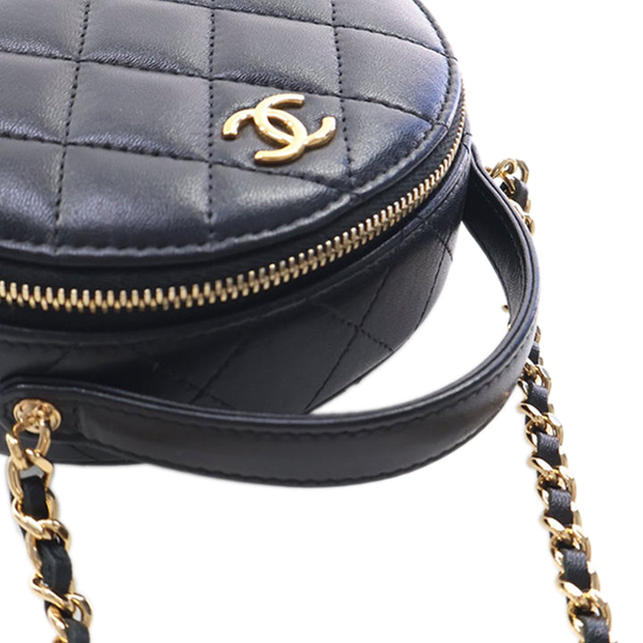 Chanel Vanity Matelassé Chic Riviera Petit Cuir d'agneau Noir – vue 8 – GABY PARIS