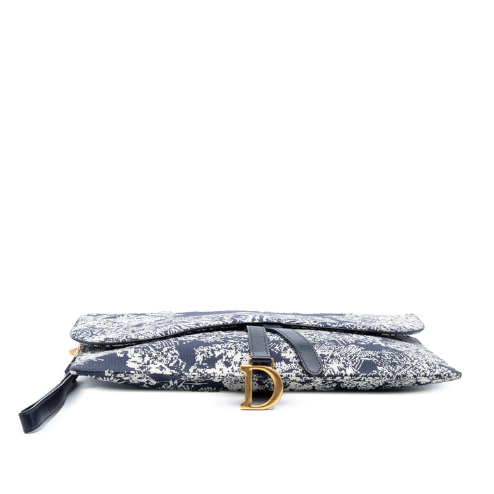 Dior Toile Reverse Embroidered Toile de Jouy Pochette Bleu – GABY PARIS Authentique