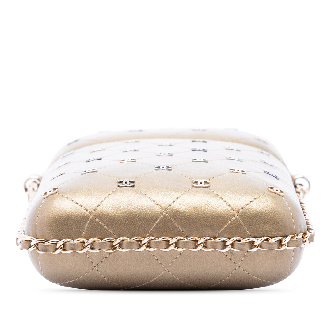Chanel CC Matelassé et clouté Métallisé Sac rond à chaîne Étui téléphone Cuir d'agneau Doré – vue 3 – GABY PARIS