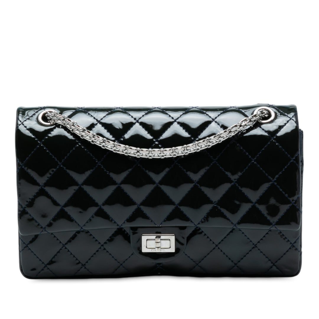 Chanel Reissue 2.55 Cuir verni Double rabat 226 Bleu – GABY PARIS Authentique