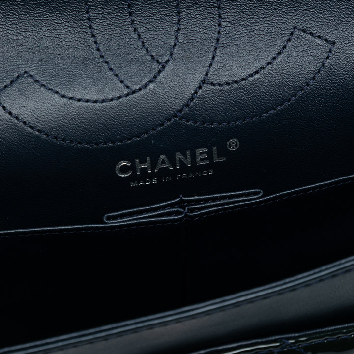 Chanel Reissue 2.55 Cuir verni Double rabat 226 Bleu – GABY PARIS Authentique
