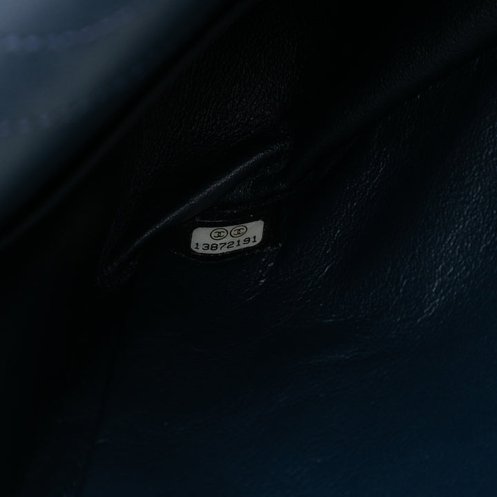 Chanel Reissue 2.55 Cuir verni Double rabat 226 Bleu – GABY PARIS Authentique