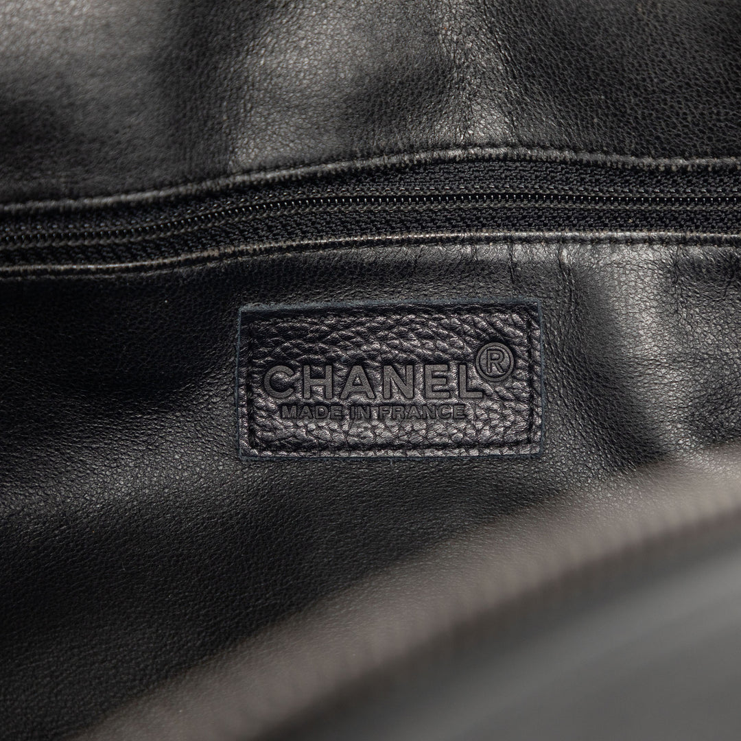 Chanel Large Matelassé Caviar et Cuir verni Logo Bowler Sac