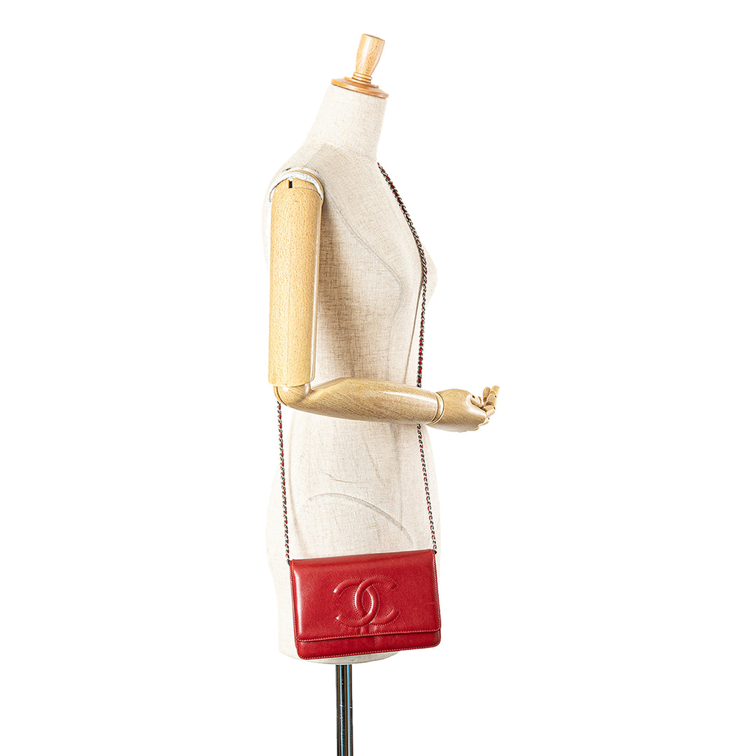 CC Calfskin Wallet On Chain Red - Gaby Paris