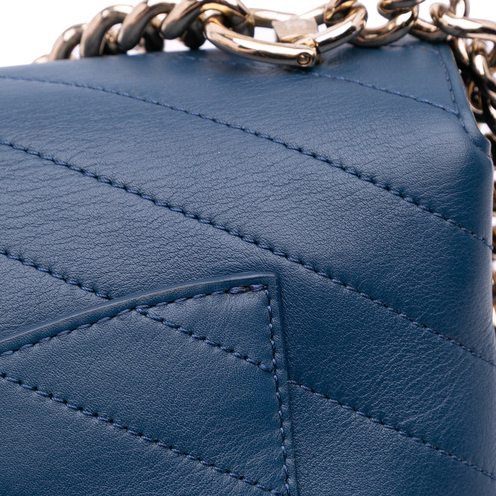 Chanel Medium Cuir de veau Coco Chevron Envelope à rabat