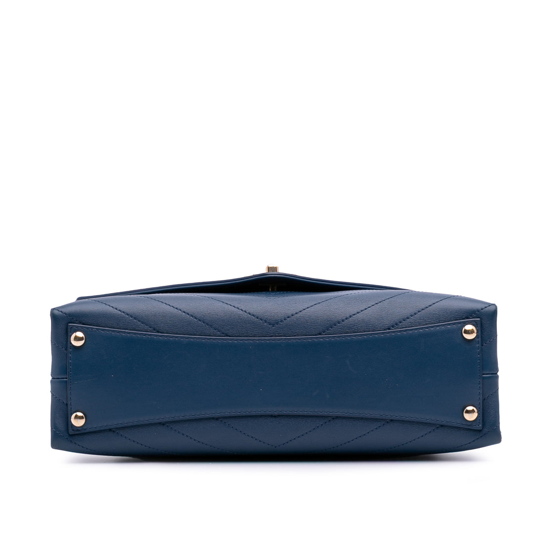 Chanel Medium Cuir de veau Coco Chevron Envelope à rabat