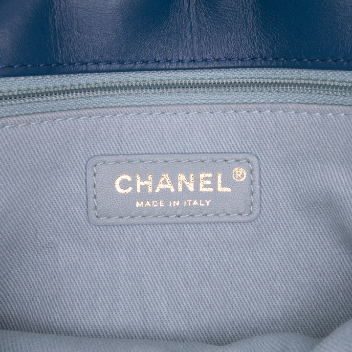 Chanel Medium Cuir de veau Coco Chevron Envelope à rabat