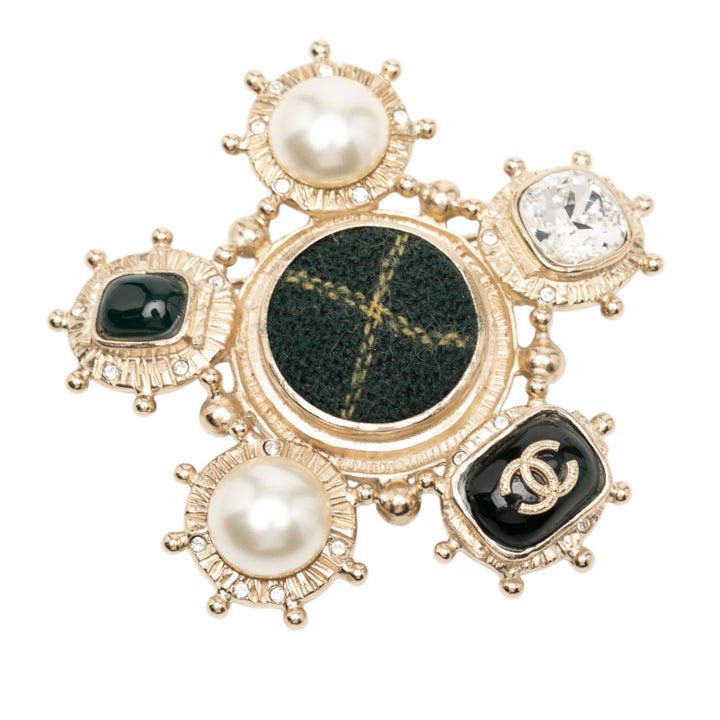 Chanel CC plaqué Tweed Jewel Pin Broche