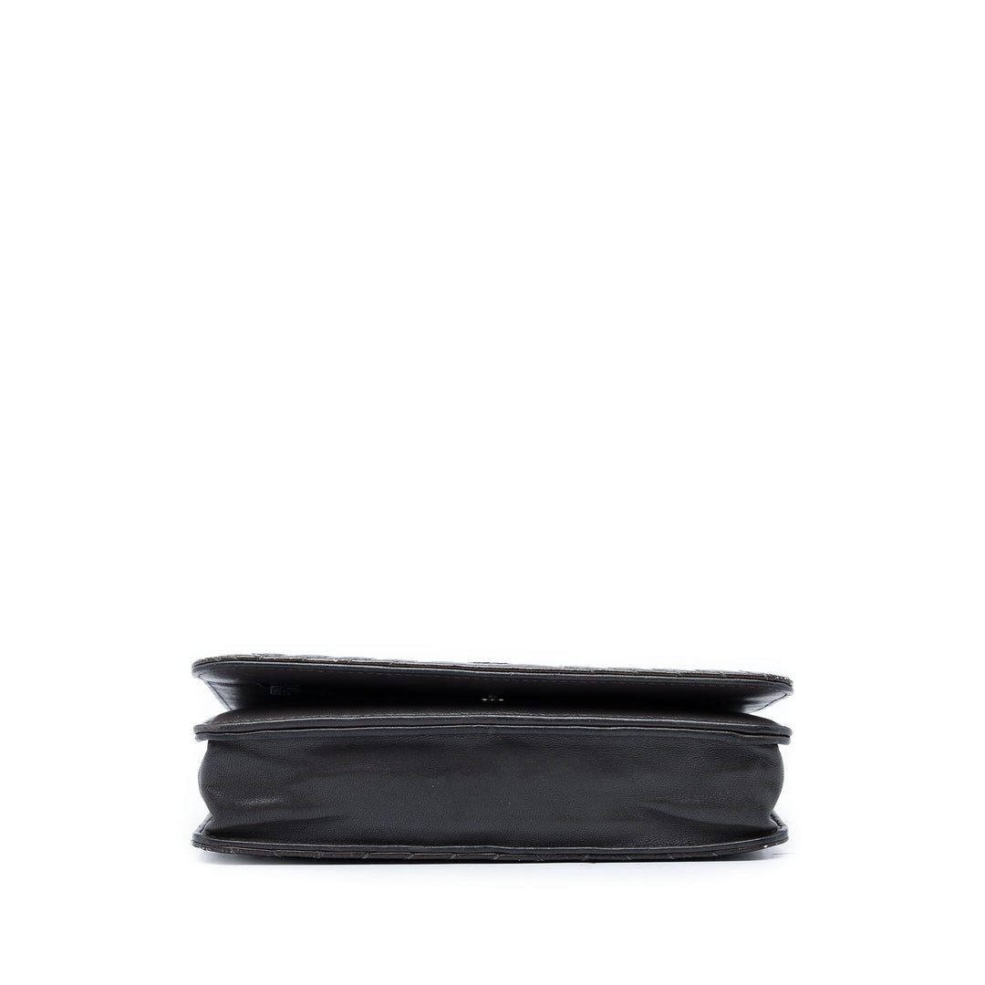 Chanel Sac bandoulière CC Distressed Chevron Crossing Wallet on Chain Marron – vue 3 – GABY PARIS
