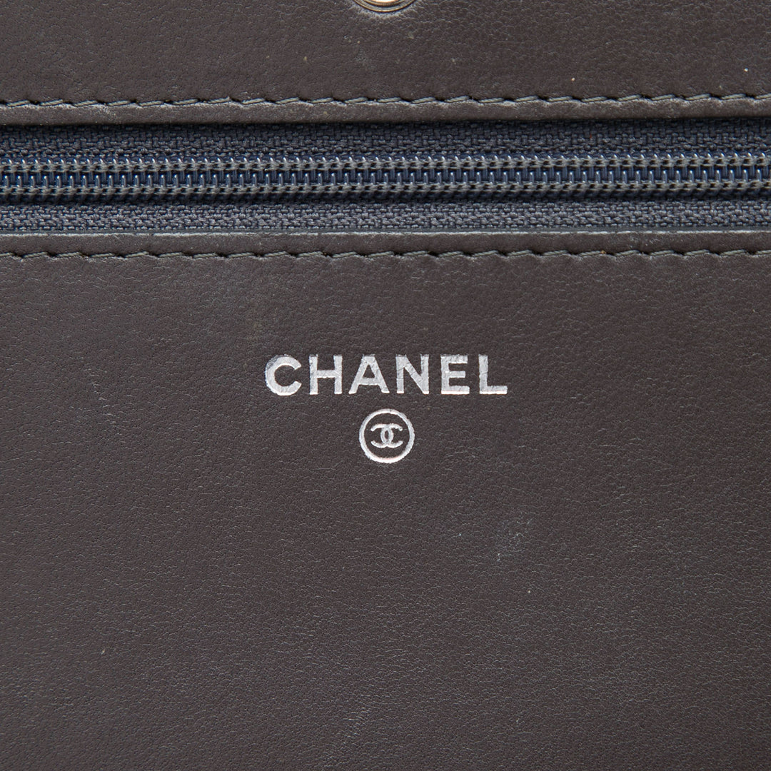 Chanel Sac bandoulière CC Distressed Chevron Crossing Wallet on Chain Marron – vue 5 – GABY PARIS