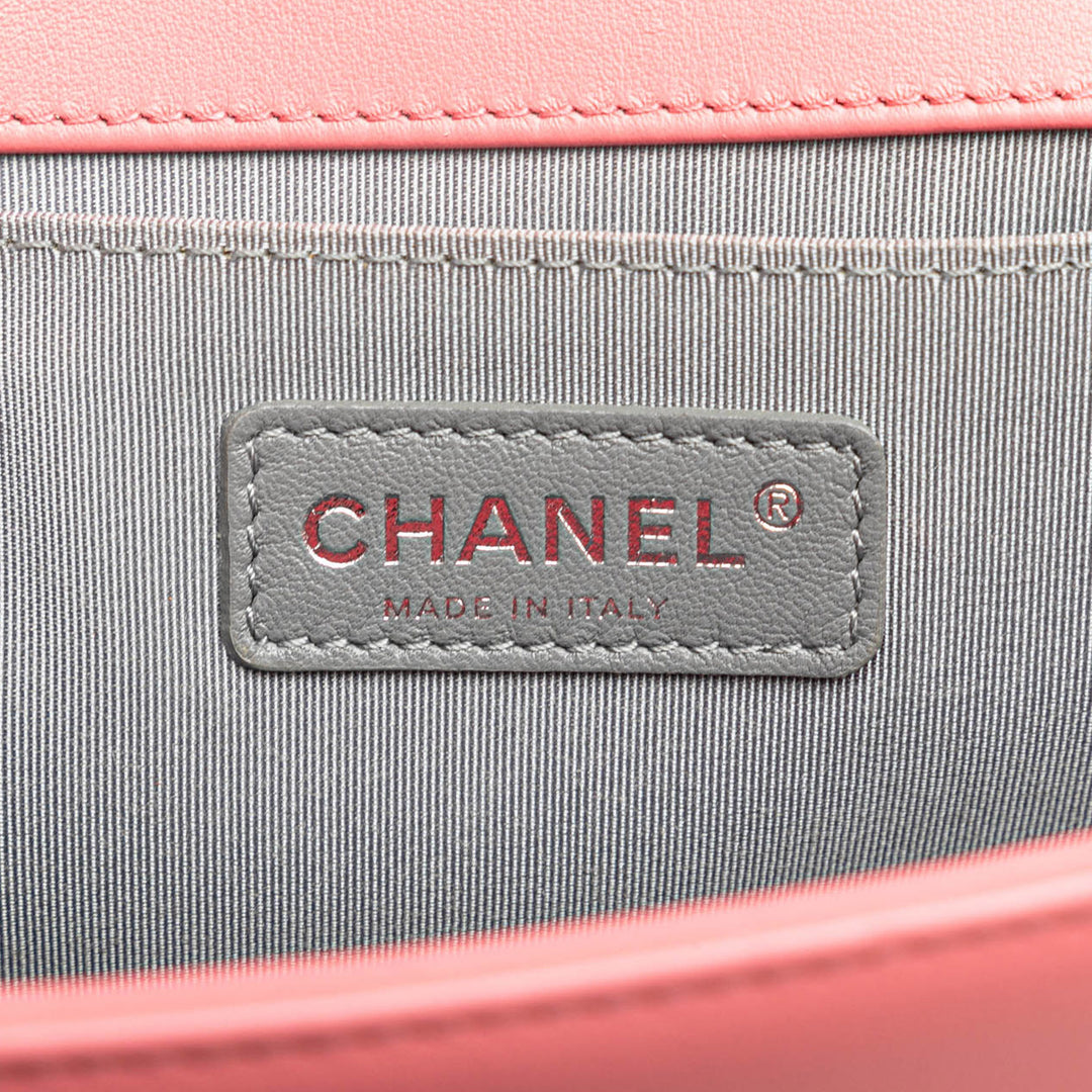 Chanel Chevron Boy à rabat Moyen Cuir d'agneau