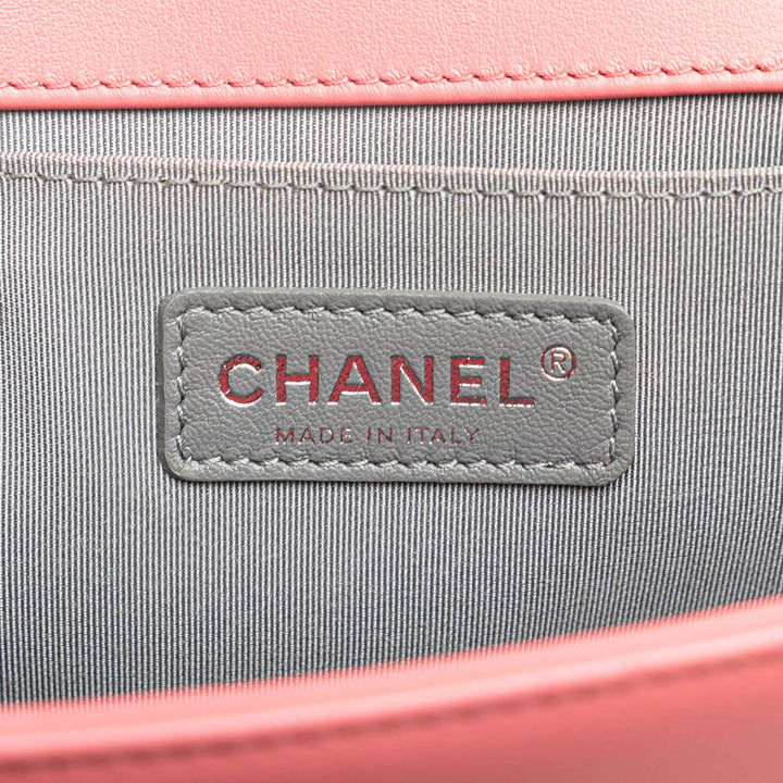 Chanel Chevron Boy à rabat Moyen Cuir d'agneau