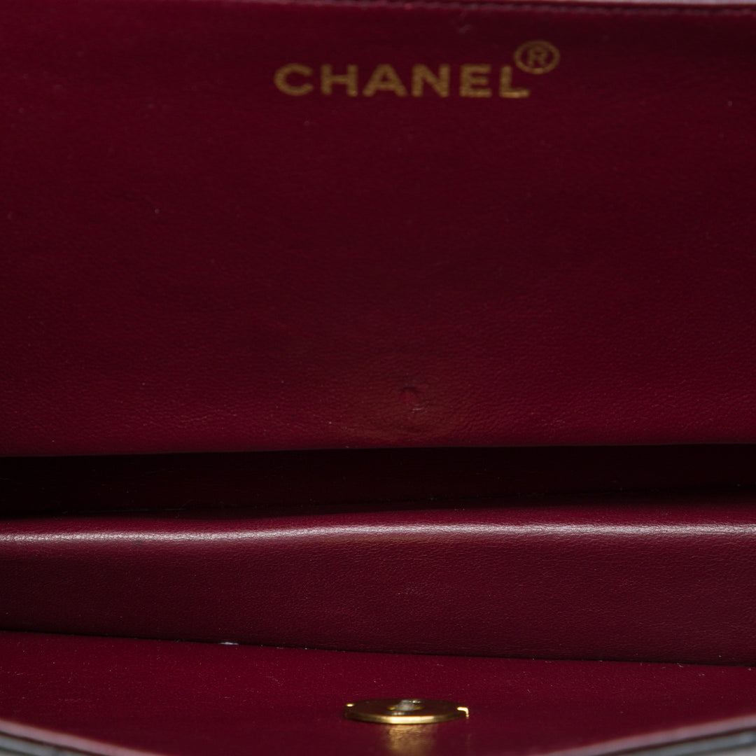 Chanel Medium CC Matelassé Cuir d’agneau Simple rabat