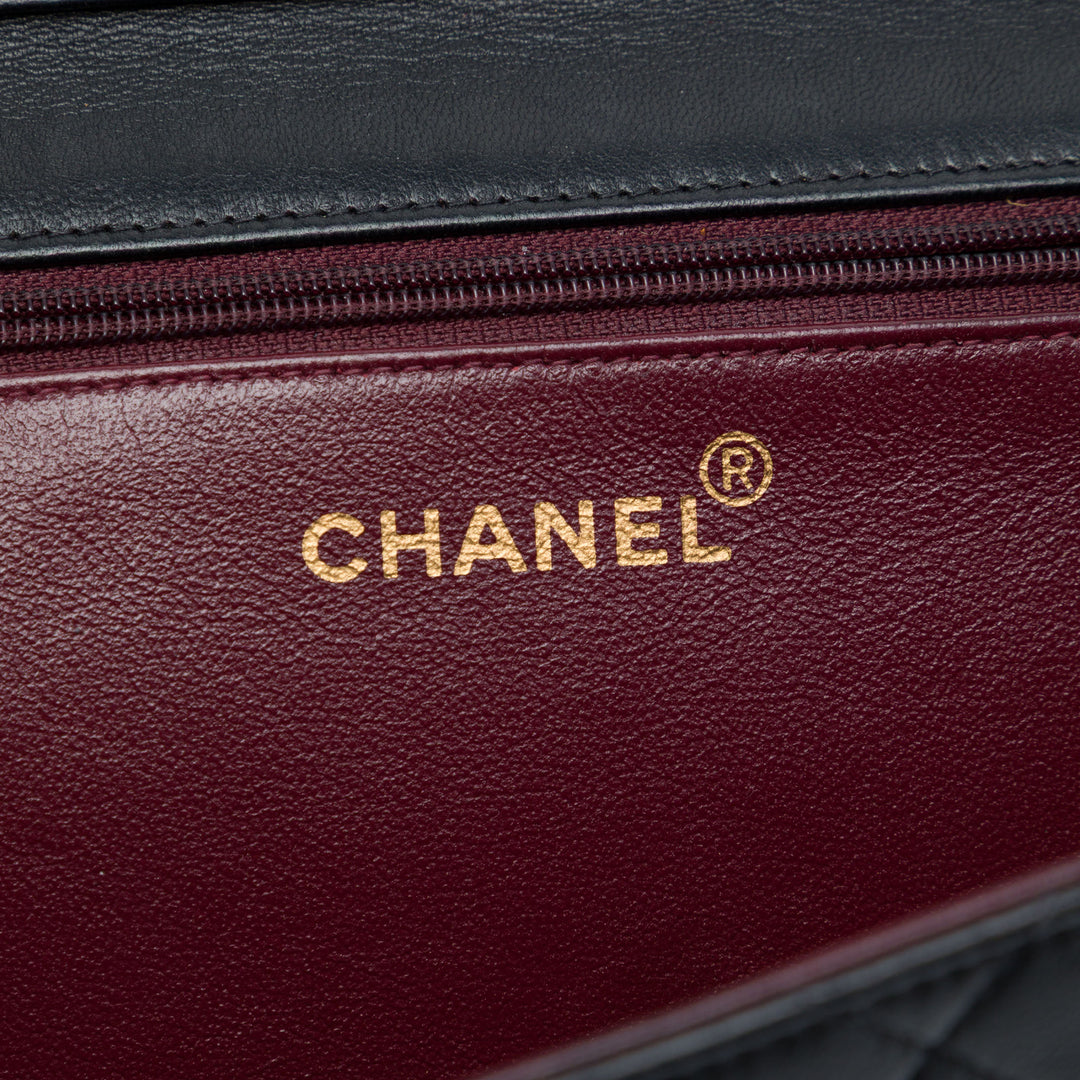 Chanel Medium CC Matelassé Cuir d’agneau Simple rabat