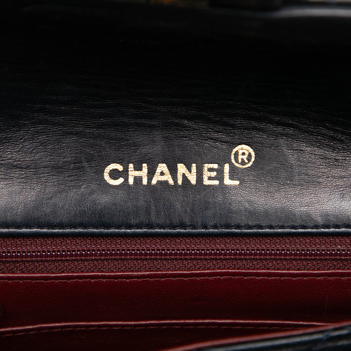 Chanel Sac bandoulière Classic Carré Rabat simple Mini Cuir d'agneau Noir – vue 5 – GABY PARIS
