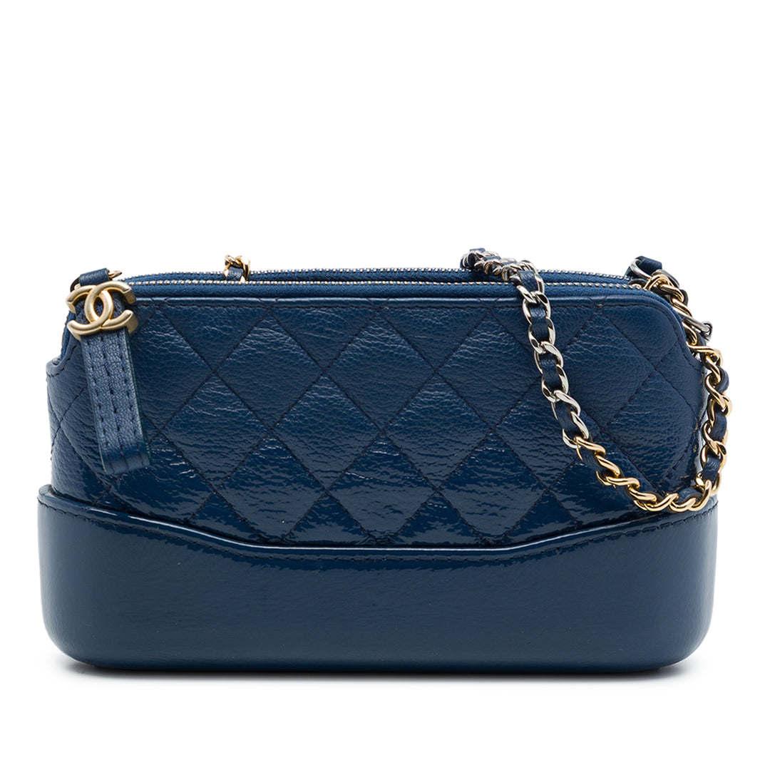 Chanel Matelassé vieilli Gabrielle Double Zippé Pochette avec chaîne Cuir de veau Bleu – vue principale – GABY PARIS
