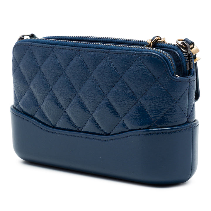 Chanel Matelassé vieilli Gabrielle Double Zippé Pochette avec chaîne Cuir de veau Bleu – vue 2 – GABY PARIS