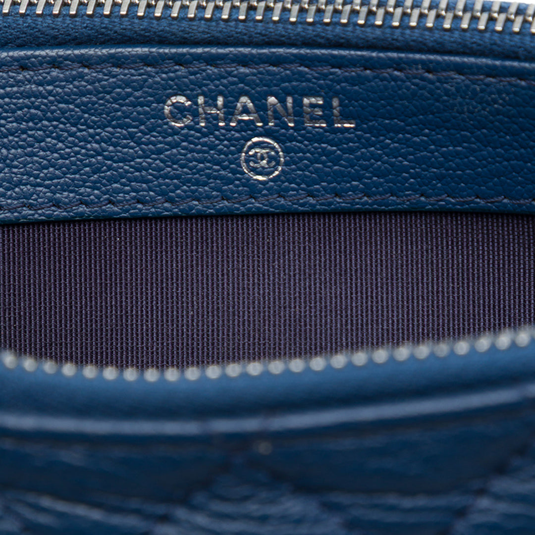 Chanel Matelassé vieilli Gabrielle Double Zippé Pochette avec chaîne Cuir de veau Bleu – vue 5 – GABY PARIS