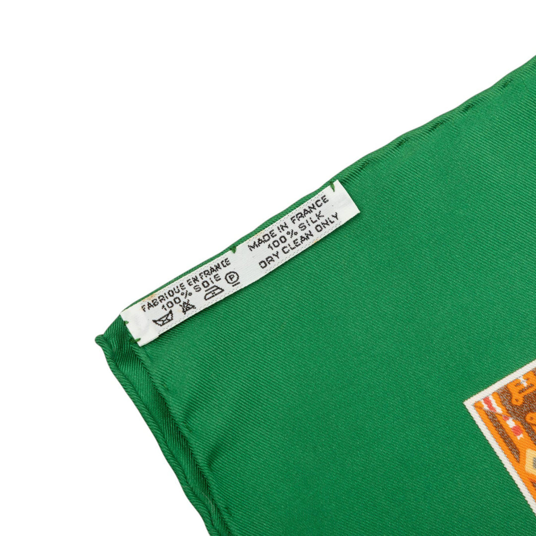Hermès Carré Au Son Du Tam Tam 90 Vert – vue 4 – GABY PARIS