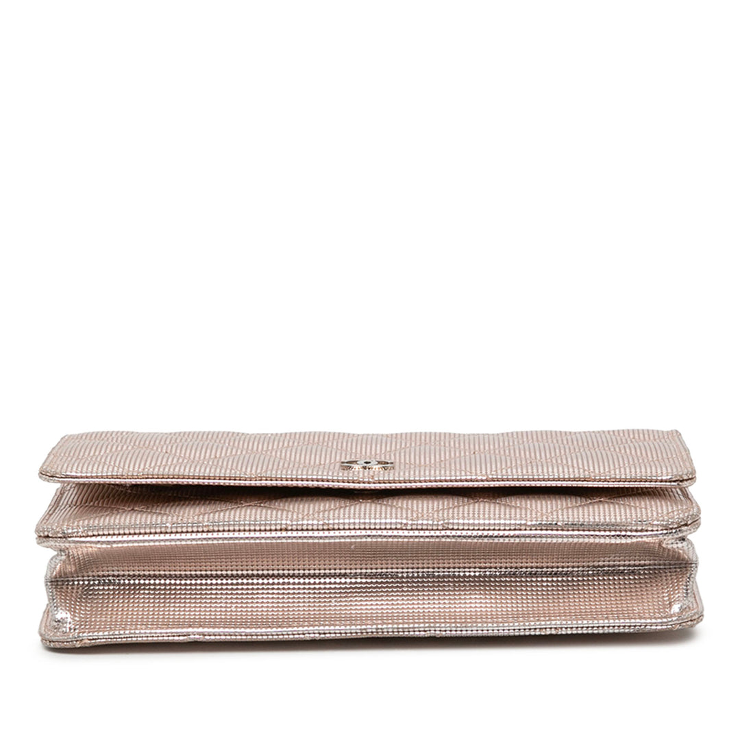 Chanel CC Matelassé Métallisé Pixel Effect Wallet on Chain Cuir de veau Rose – vue 3 – GABY PARIS