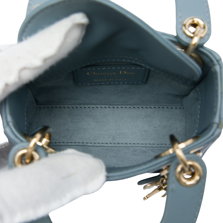 Dior Sac à main Lady Dior Cannage Micro Cuir d'agneau Bleu – vue 4 – GABY PARIS