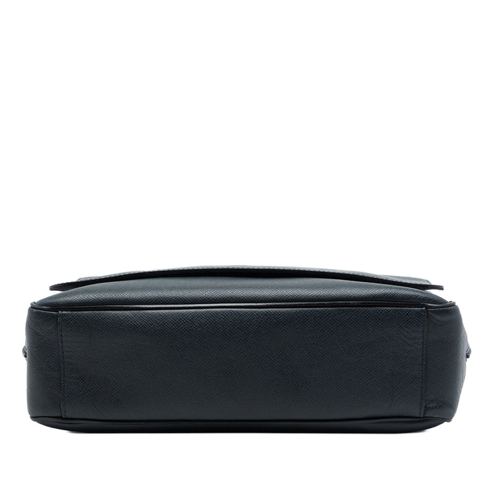 Louis Vuitton Taiga Roman MM Bleu – vue 3 – GABY PARIS