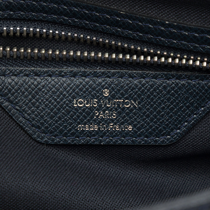 Louis Vuitton Taiga Roman MM Bleu – vue 5 – GABY PARIS