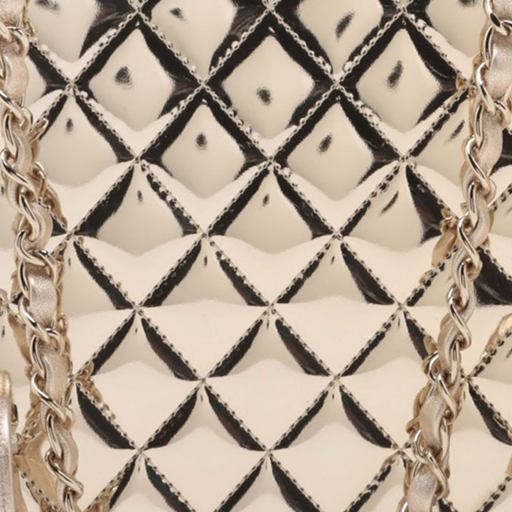 Chanel Quilted Métallisé Mirror Cuir de veau Hollywood Boulevard Sac à dos Doré