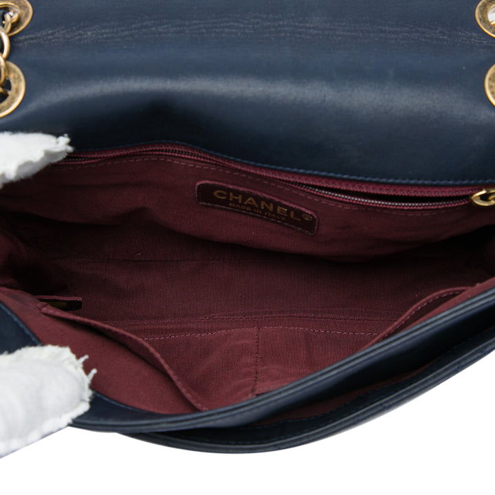 Chanel Matelassé Irisé Happy Stitch à rabat Moyen Cuir de veau