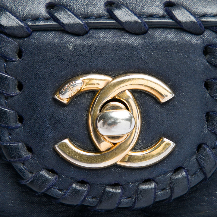 Chanel Matelassé Irisé Happy Stitch à rabat Moyen Cuir de veau
