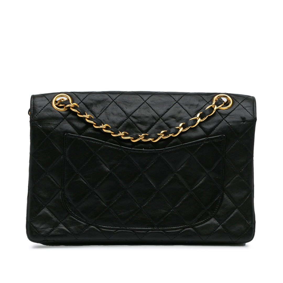 Bolso Chanel pequeño acolchado con doble solapa Negro