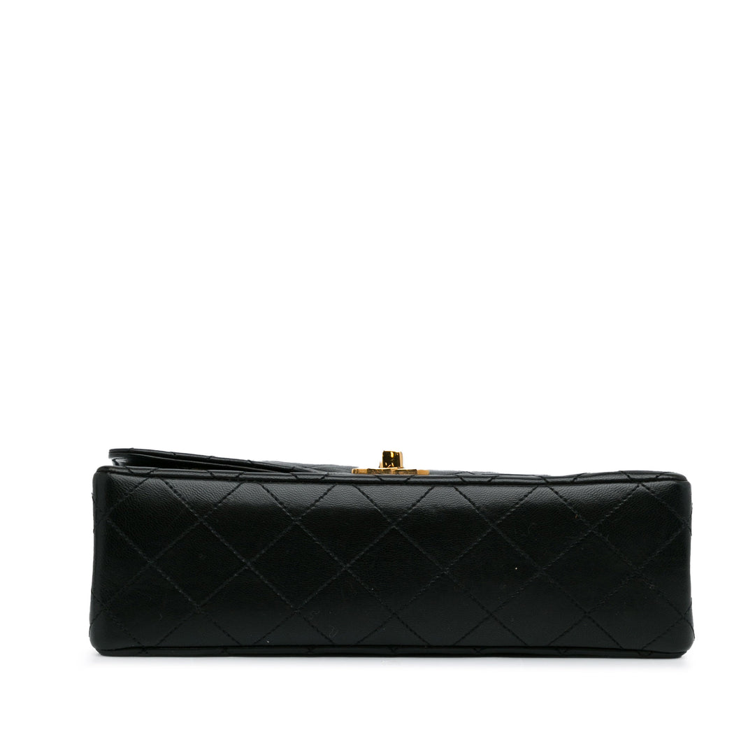 Bolso Chanel pequeño acolchado con doble solapa Negro