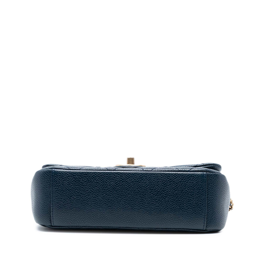 Chanel Mini Matelassé Caviar Chain Soul à rabat