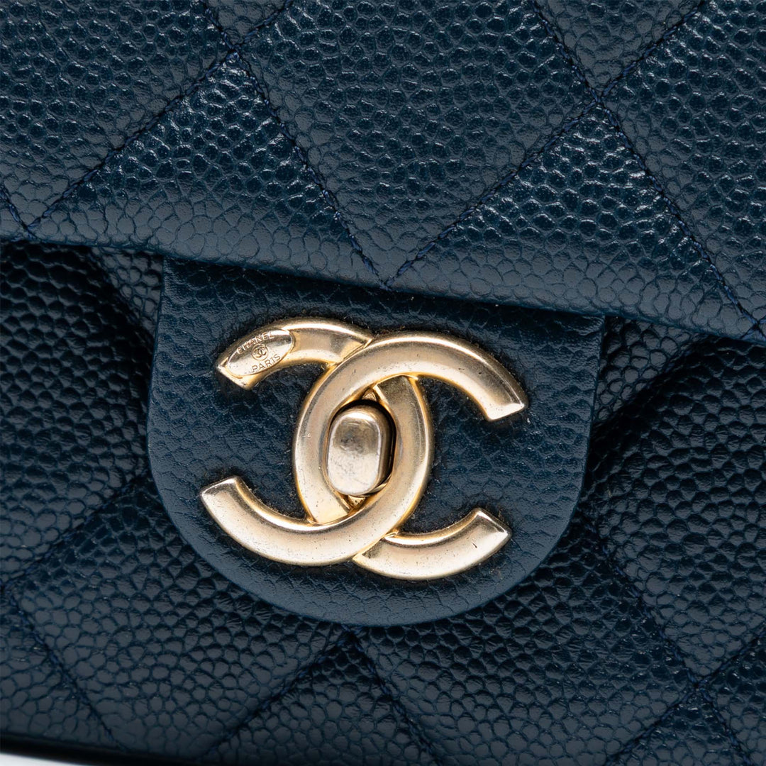 Chanel Mini Matelassé Caviar Chain Soul à rabat