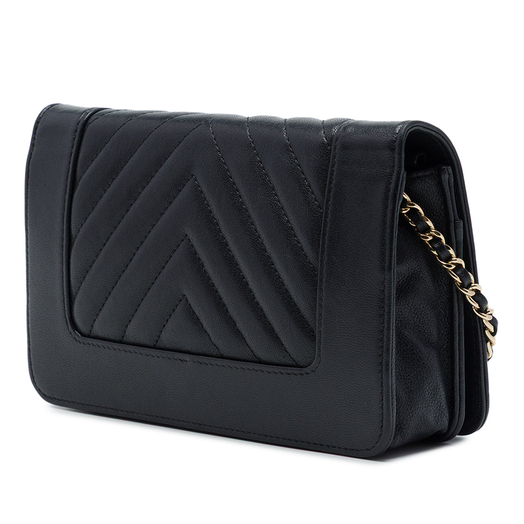 Chanel Chevron Mademoiselle Vintage Wallet on Chain de mouton Noir – vue 2 – GABY PARIS