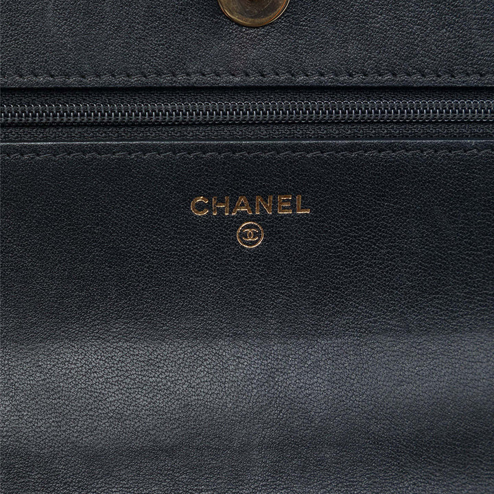 Chanel Chevron Mademoiselle Vintage Wallet on Chain de mouton Noir – vue 5 – GABY PARIS