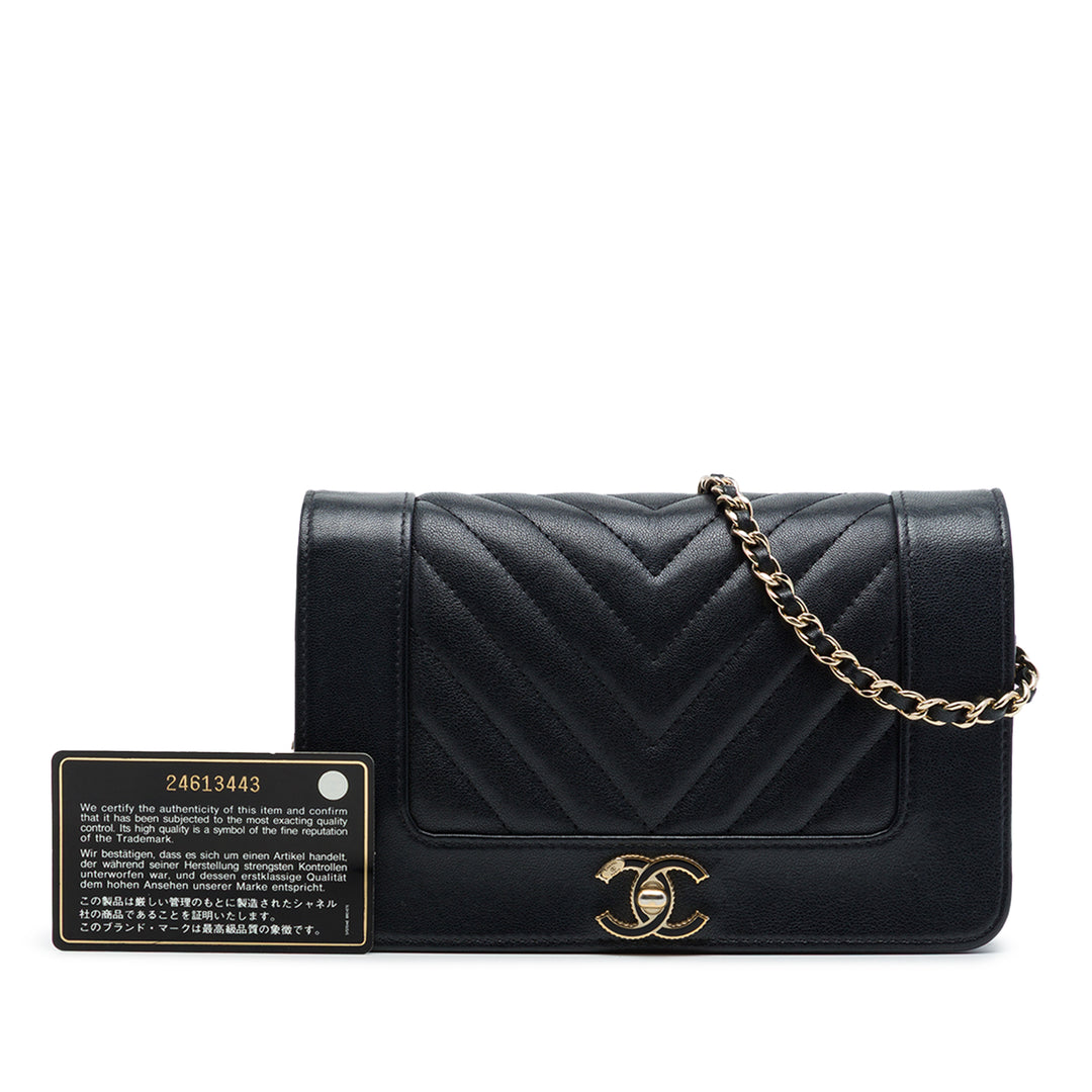 Chanel Chevron Mademoiselle Vintage Wallet on Chain de mouton Noir – vue 7 – GABY PARIS