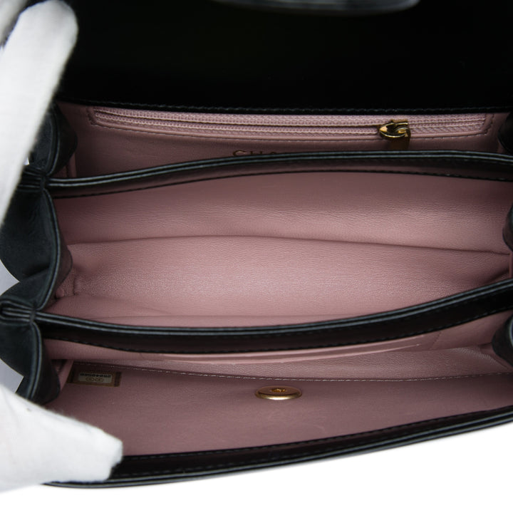 Chanel Matelassé Straight Lined à rabat Mini Cuir de veau Noir