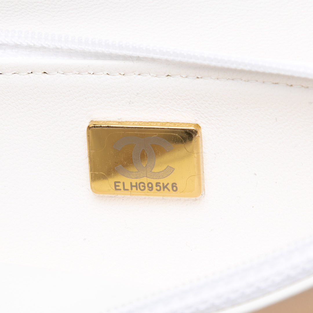 Chanel Matelassé Cuir d’agneau Book Wallet on Chain