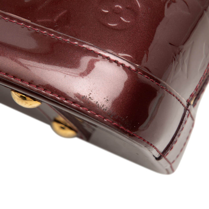 Louis Vuitton Alma PM Cuir verni Monogram Rouge – vue 6 – GABY PARIS
