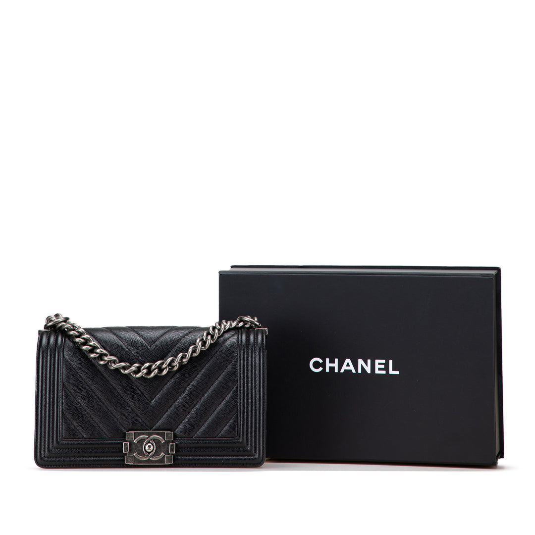 Chanel Old Medium Chevron Caviar Boy Flap Noir – GABY PARIS Authentique