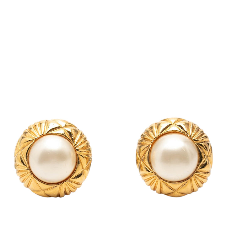 Chanel CC plaqué Matelassé Perles fantaisie Clip On Boucles d'oreilles