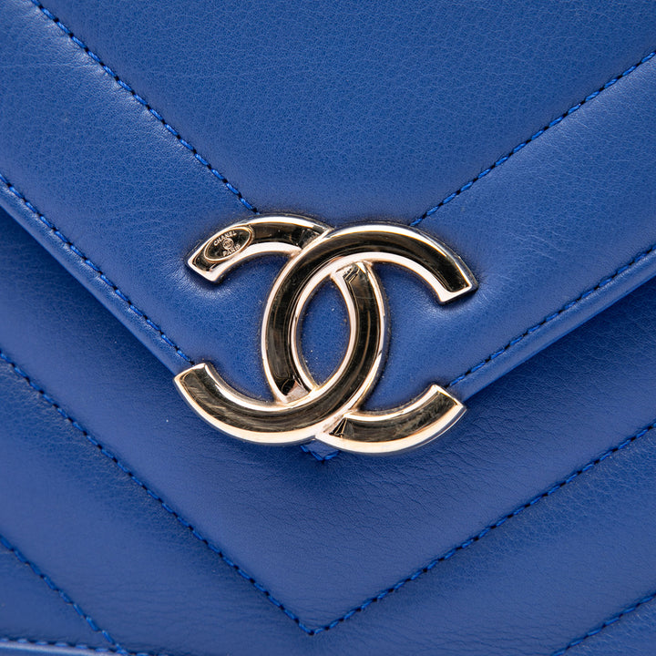 Chanel Small CC Chevron Cuir de veau Envelope à rabat