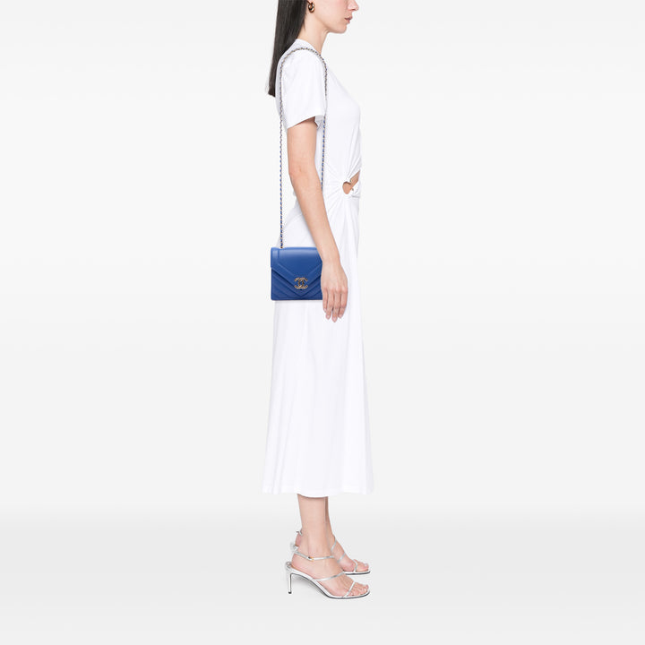 Chanel Small CC Chevron Cuir de veau Envelope à rabat